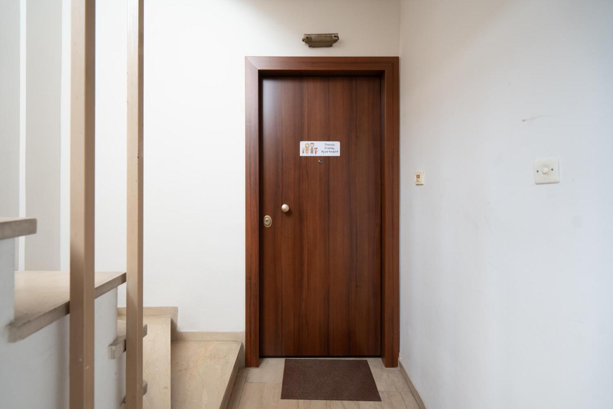 Thissio Family Apartment アテネ エクステリア 写真