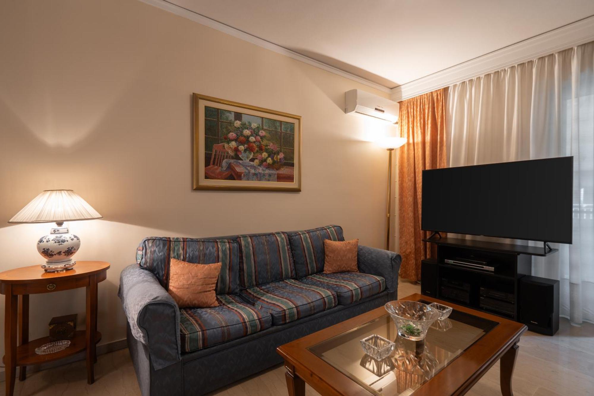 Thissio Family Apartment アテネ エクステリア 写真